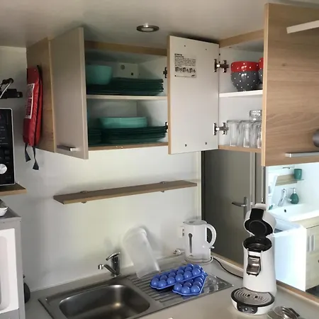 Campsite Confort, Climatisation,linge De Lit Et De Toilette, Coffre Fort, Ventilations Au Plafond Et Wifi Possible *