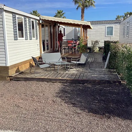 Frejus Tout Confort, Climatisation,Plus Ventilation Toutes Les Chambres, Linge De Lit Et De Toilette , Coffre Fort, Lave Vaisselle Machine A Laver Grande Terrasse Couverte Velos Et Wifi Possible * Fréjus