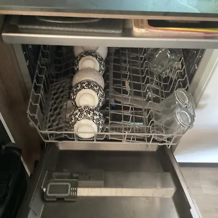 Parque de Campismo Frejus Tout Confort, Climatisation,Plus Ventilation Toutes Les Chambres, Linge De Lit Et De Toilette , Coffre Fort, Lave Vaisselle Machine A Laver Grande Terrasse Couverte Velos Et Wifi Possible *