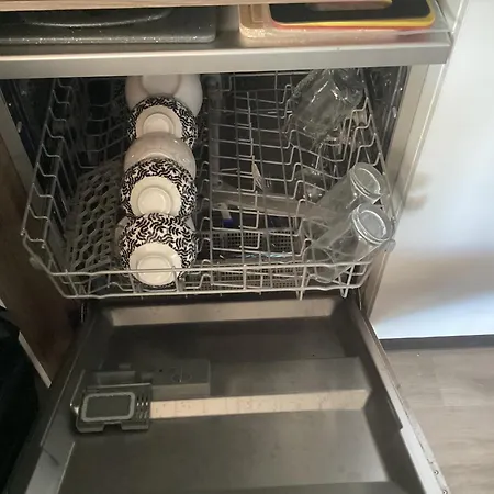 Parque de Campismo Frejus Tout Confort, Climatisation,Plus Ventilation Toutes Les Chambres, Linge De Lit Et De Toilette , Coffre Fort, Lave Vaisselle Machine A Laver Grande Terrasse Couverte Velos Et Wifi Possible Fréjus